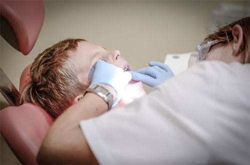 Teenagers remove wisdom teeth at East York Dental for wisdom teeth removal